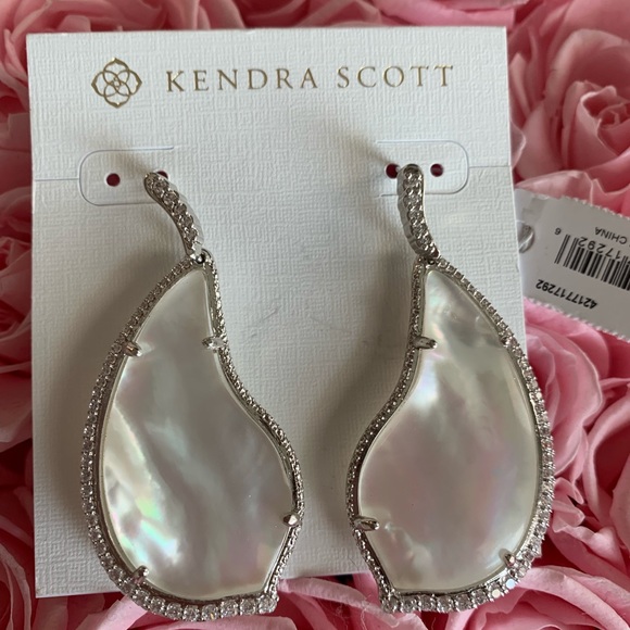 Kendra Scott earnings - Picture 3 of 3